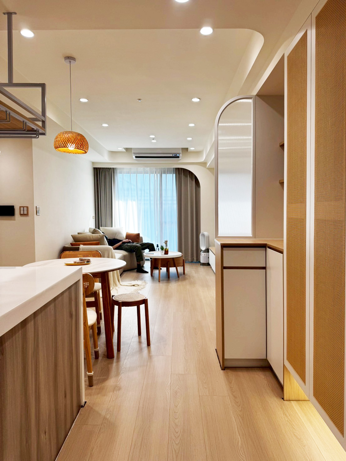 李公館完工實景 3｜L 型公共空間採光